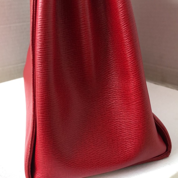 AUTHENTIC/VINTAGE SANYO SHOKAI BURBERRY LEATHER SHOULDER TOTE BAG. - Picture 6 of 17